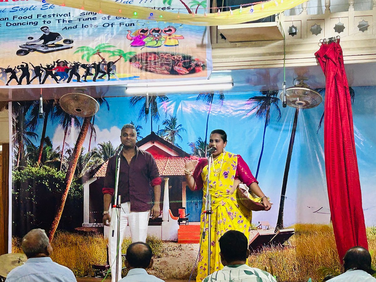 Kokanai Skit perfumed at the hall 